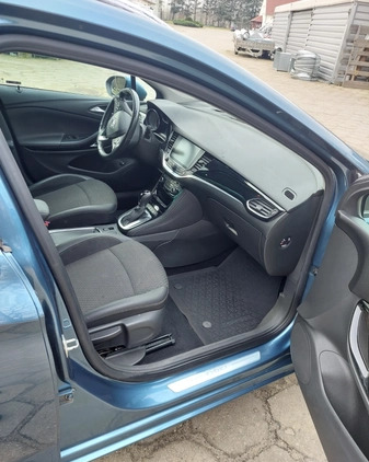 Opel Astra cena 52000 przebieg: 97000, rok produkcji 2016 z Leszno małe 191